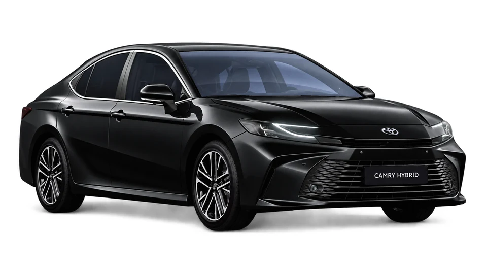 Чорна Toyota Camry Hybrid, DEPartner