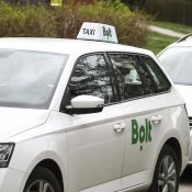Uber i Bolt Taxi samochód